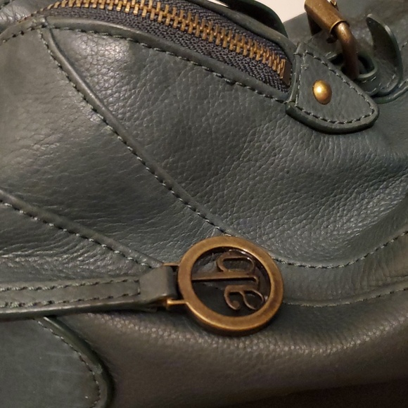 Hunter Green Genuine Leather large shoulder bag - Picture 3 of 6